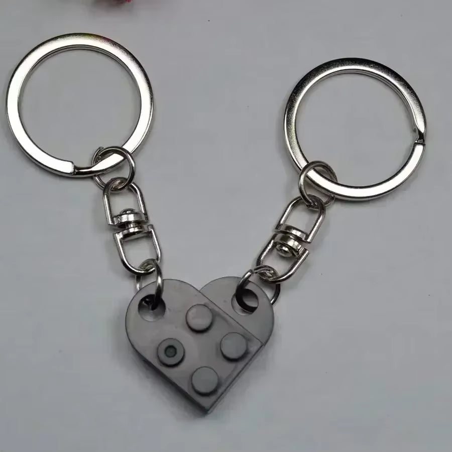 2Pair Cute Love Heart Building Block Keychains for Couples Women Men Friendship Separable Love Heart Brick Key Ring Jewelry Gift